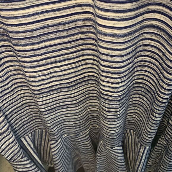 Lularoe Maureen size M - Picture 3 of 9